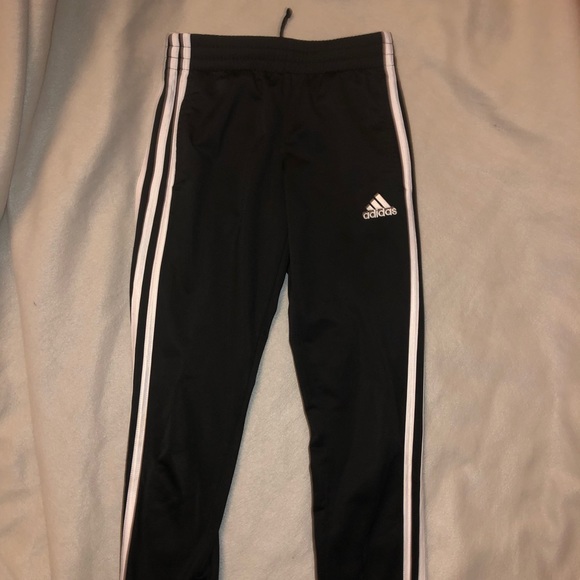 kids black adidas joggers